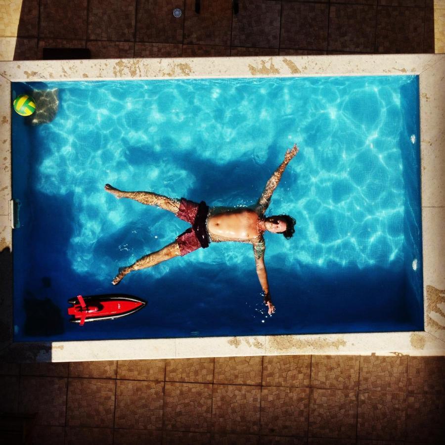 פאראטי Leo'S Clan Beach Hostel מראה חיצוני תמונה