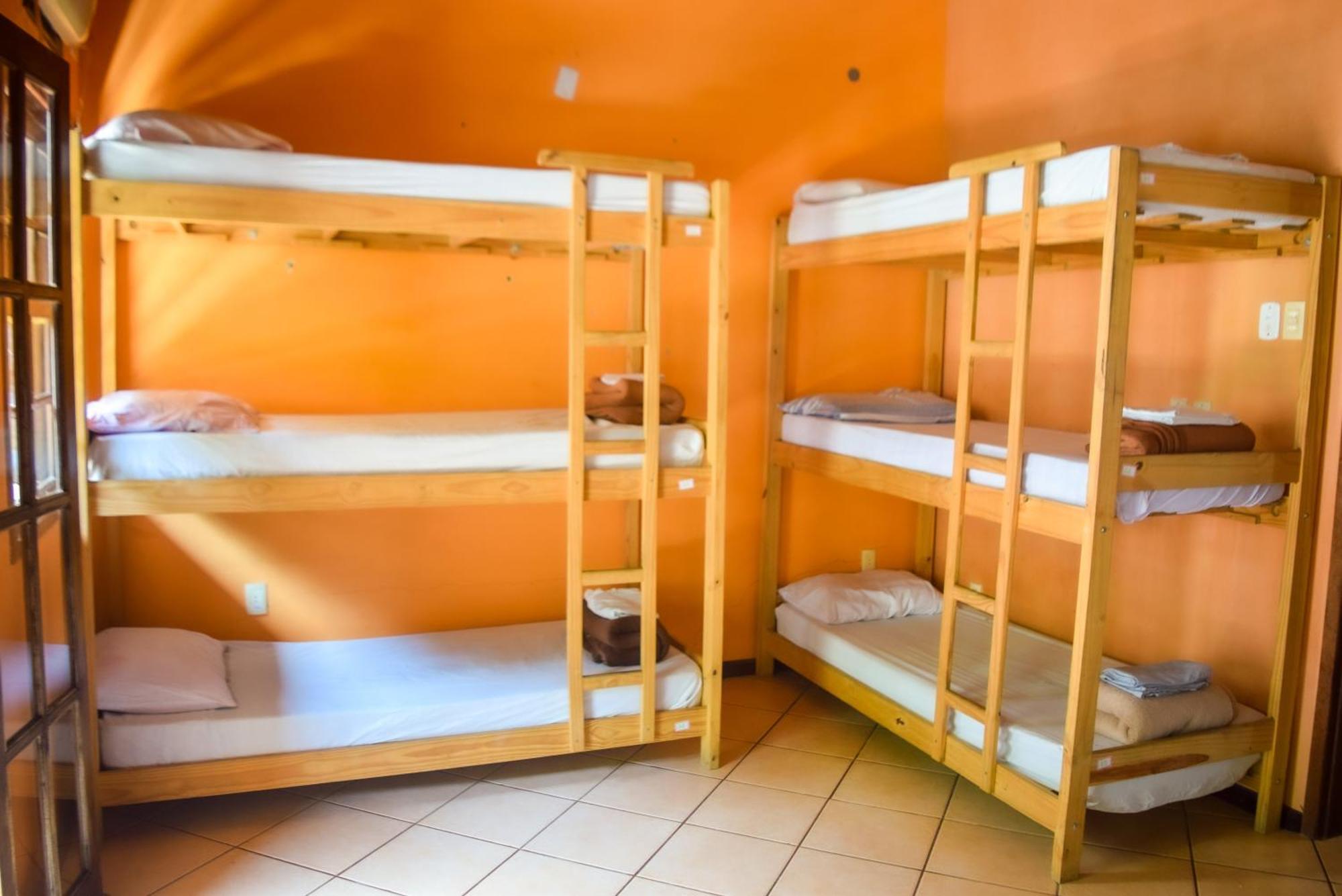 פאראטי Leo'S Clan Beach Hostel מראה חיצוני תמונה
