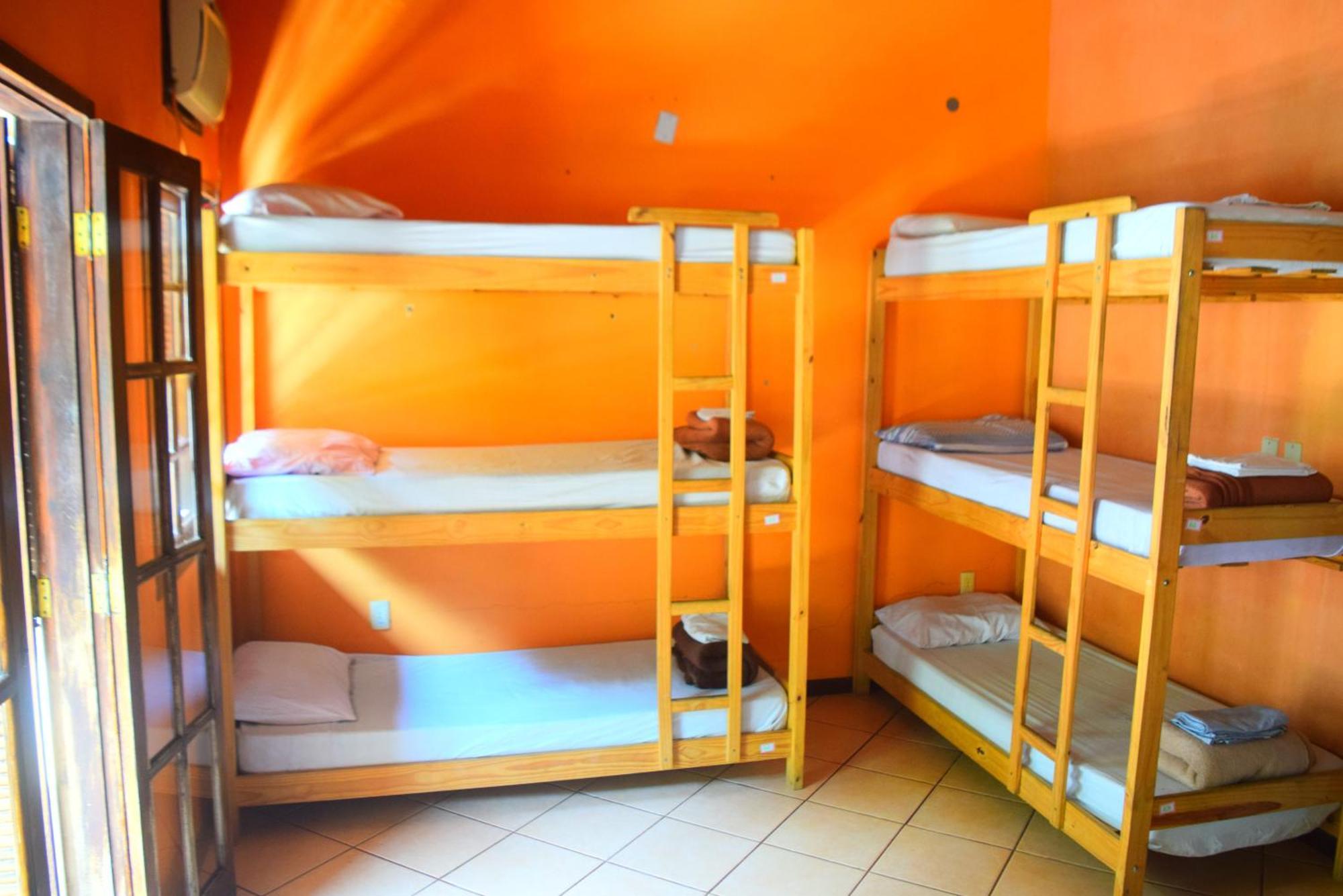 פאראטי Leo'S Clan Beach Hostel מראה חיצוני תמונה
